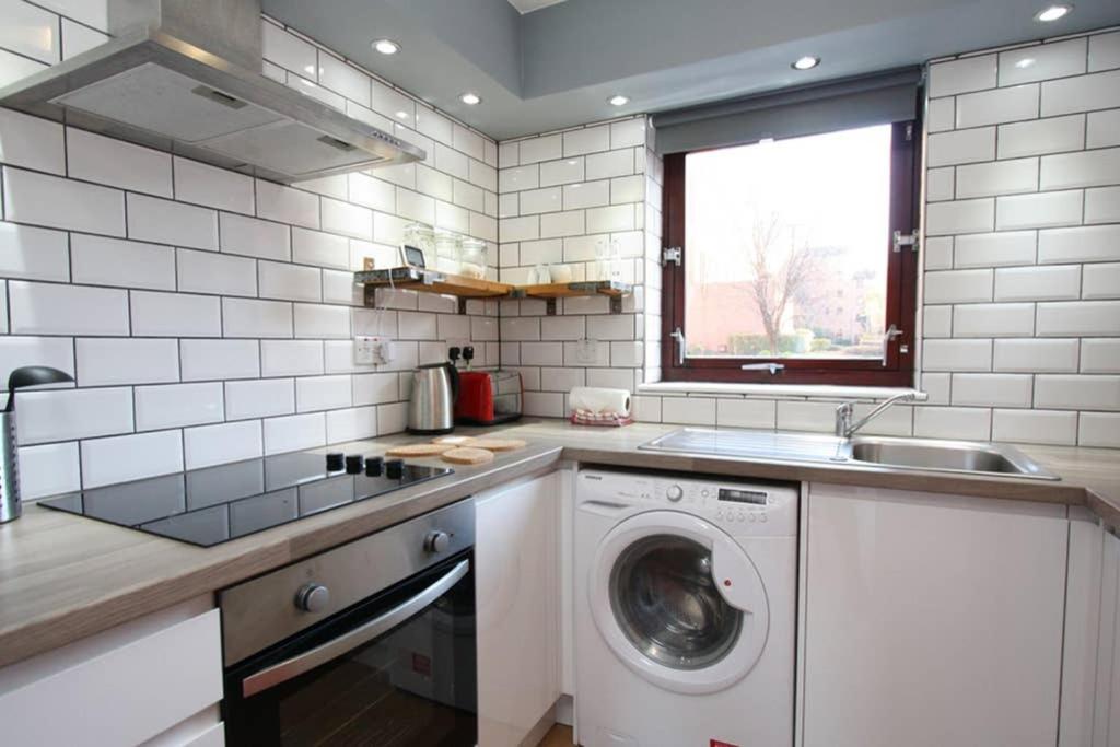 Bijou Merchant City Apartment With Parking Glasgow Exterior photo