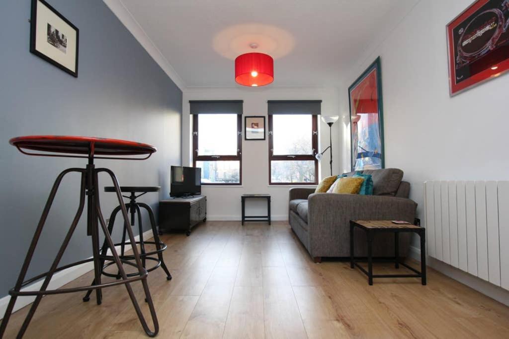 Bijou Merchant City Apartment With Parking Glasgow Exterior photo